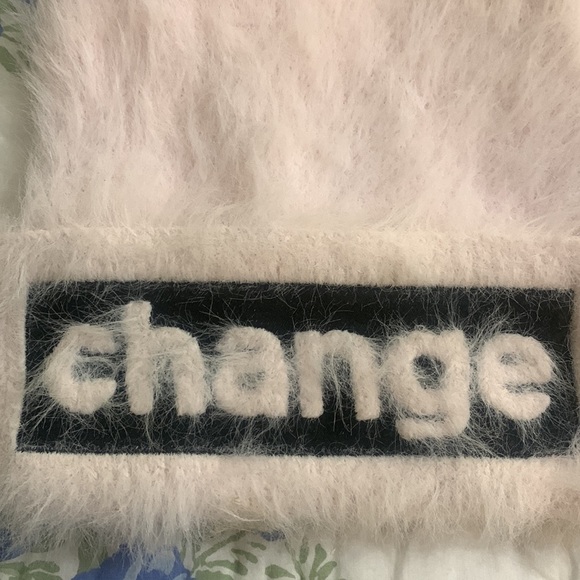 NWOT Extremely soft, pale pink fuzzy yarn cuff cap with CHANGE appliqué on cuff - Picture 3 of 8